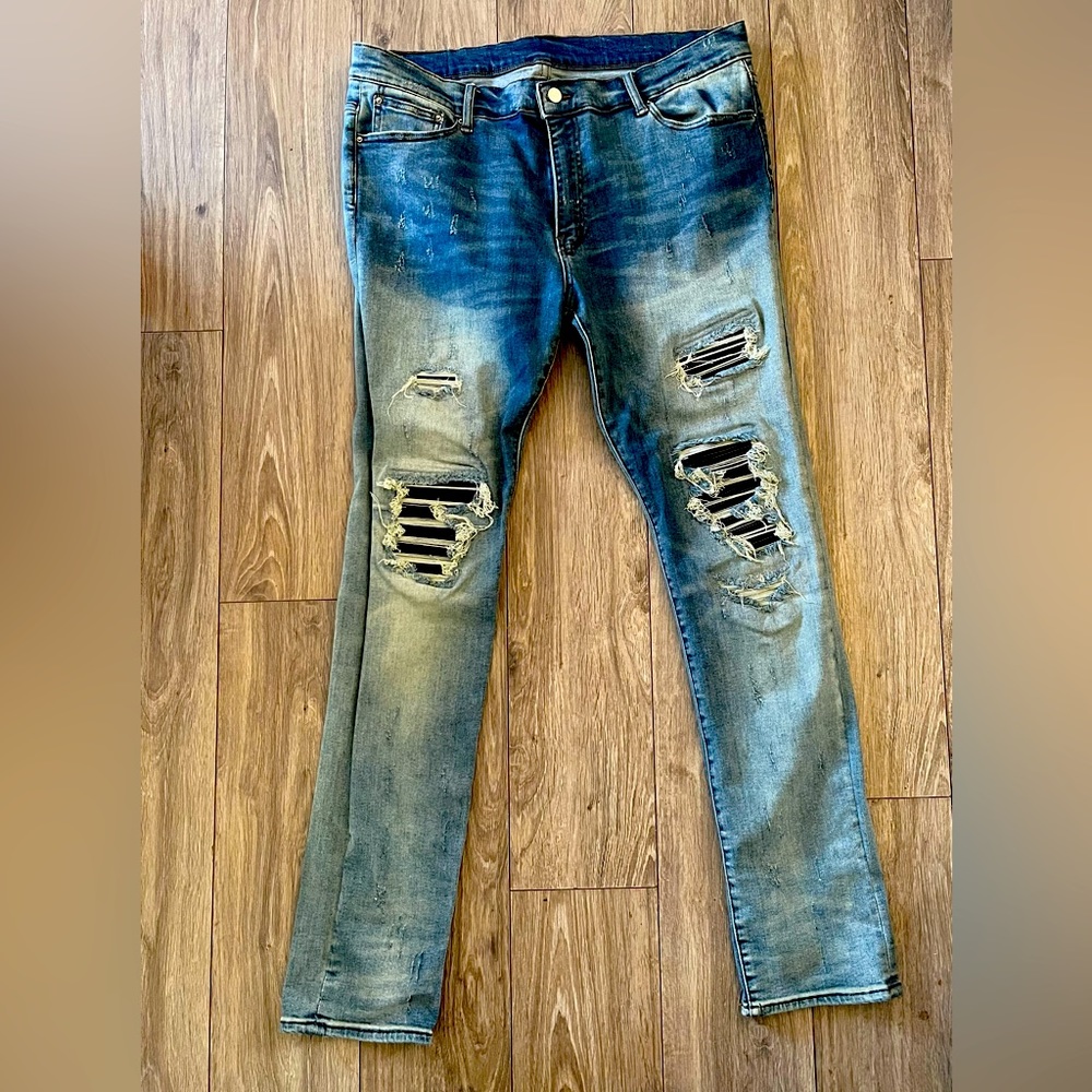 MNML Blue distressed jeans